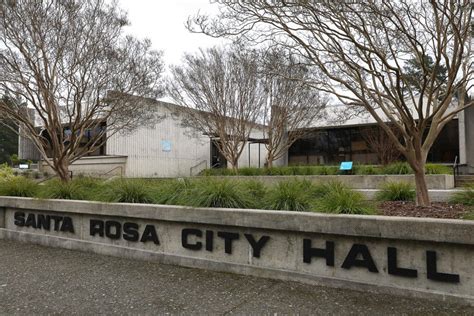 Fleas infest Santa Rosa City Hall